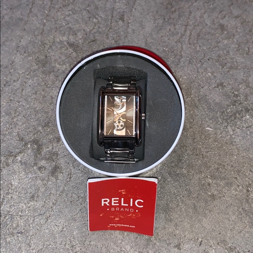 BRAND NEW!!! UNISEX RELIC WATCH